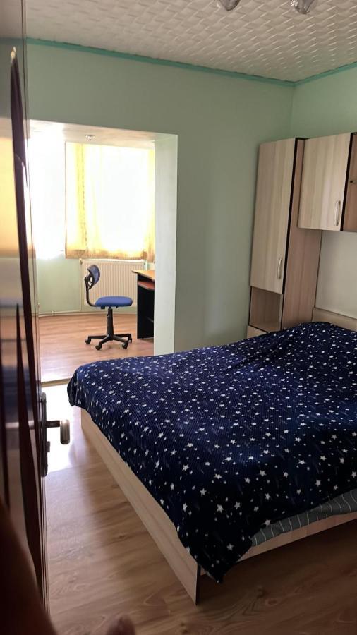 La Carmen ! Apartament Cu 3 Camere ! Vulcan  Esterno foto